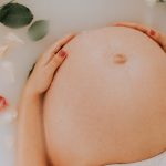 Come idratare la pelle in gravidanza: i consigli